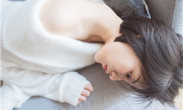 满月之光：回顾宇宙星象引领下的自我成就与愿望实现