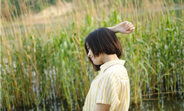 散发迷人魅力，追求者很多的星座女