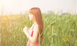 巨蟹座情绪起伏大，喜怒常影响表情和心情